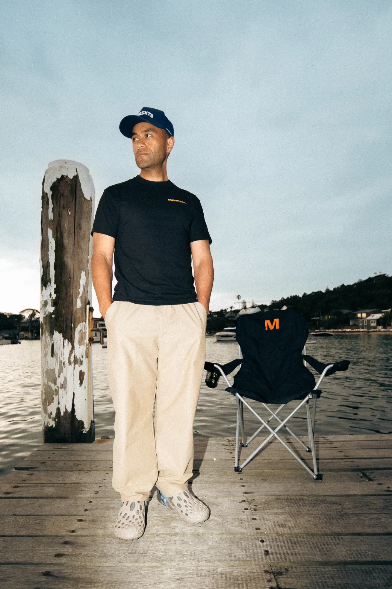 T-shirt front on the wharf